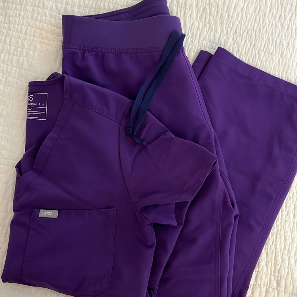 FIGS scrubs!